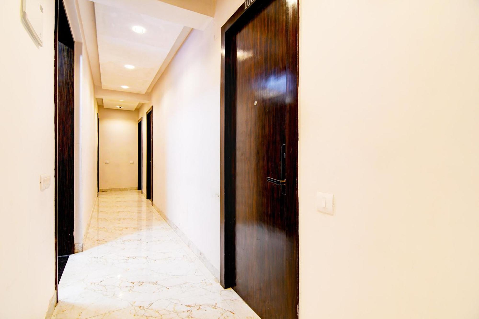 Super Townhouse New Town Formerly Krish Residency Колката Екстериор снимка